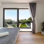 Luxury Luni With Big Private Pool And Hot Tub In Medulin Βίλα Πούλα