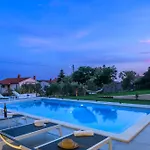 Luxury Luni With Big Private Pool And Hot Tub In Medulin * Πούλα