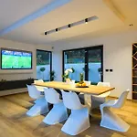 Luxury Luni With Big Private Pool And Hot Tub In Medulin Πούλα