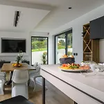 Luxury Luni With Big Private Pool And Hot Tub In Medulin فيلة *
